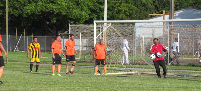 Real España comenzó con un triunfo la defensa de la corona